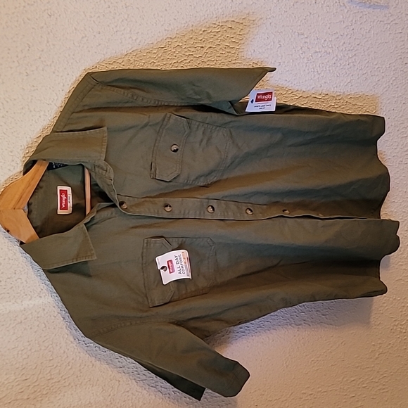 Wrangler Other - Wrangler Men's Workwear Shirt Size Medium